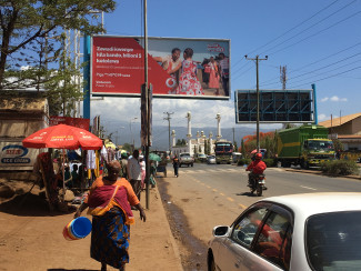 Straßenszene in Tansania